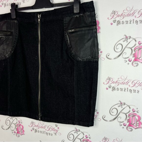 mblm skirt denim culture new with tags. Black Mini Skirt with Zipper Detail - Picture 3 of 10